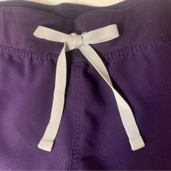 FIGS Livingston Basic Scrub Pant Technical Collection Purple Plum Size Small - Picture 5 of 14